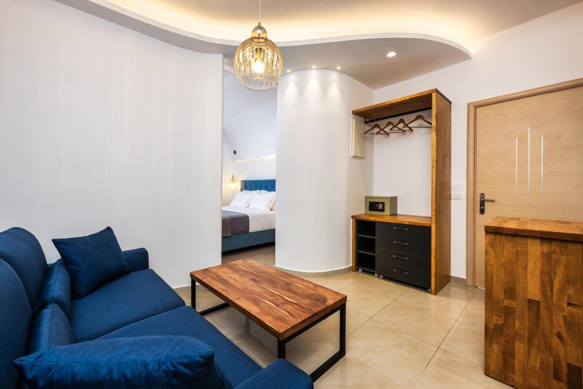 Alizea Villas & Suites Fira  Ruang foto